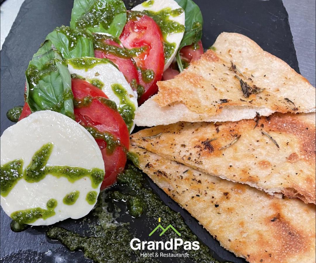 Grandpas Hotel & Restaurante 카르타고 외부 사진